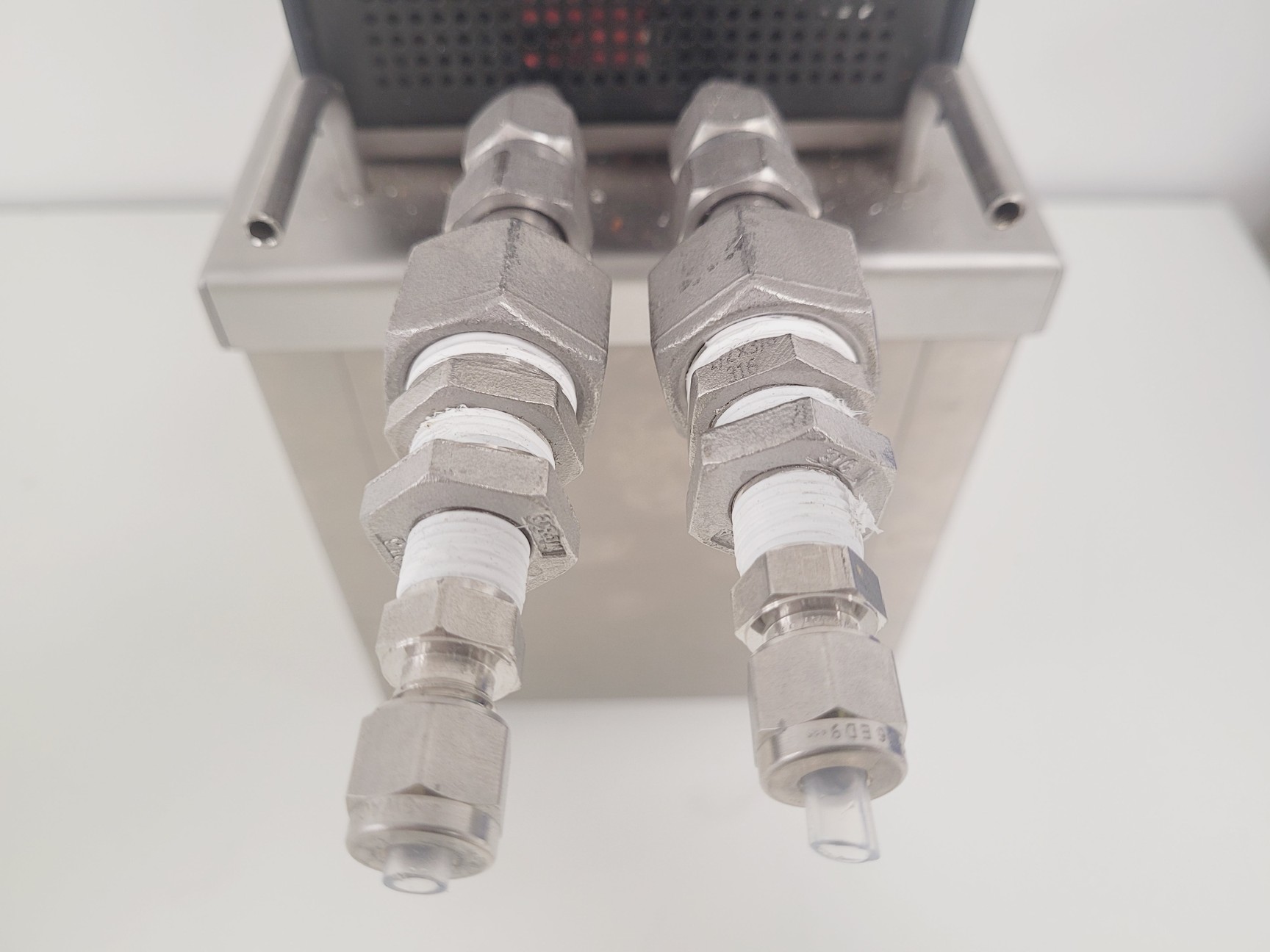 Image of Huber 2 Litre Water Bath w/ Polystat CC3 Thermostat Lab