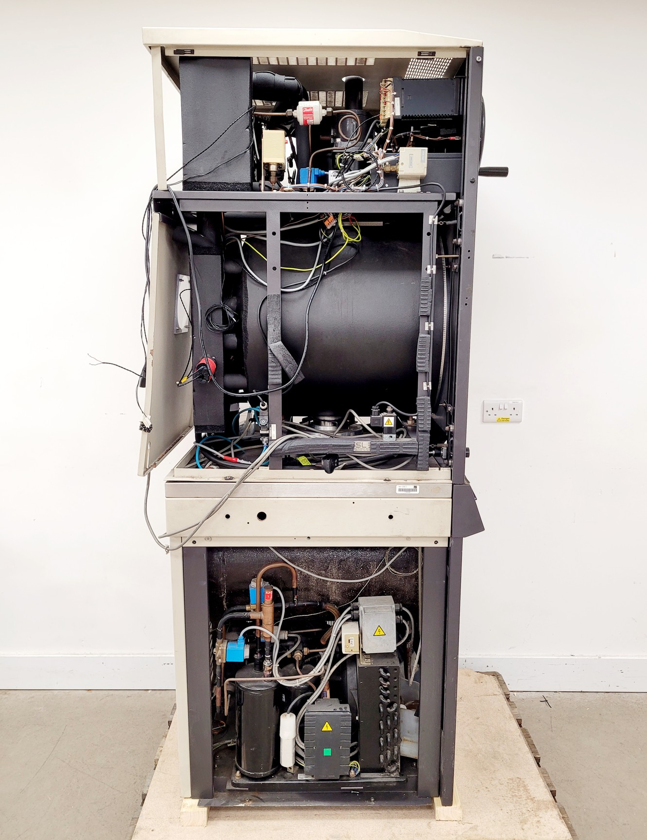 Image of Edwards Refrigerated Chamber & Freeze Dryer Super Modulyo Lab Faulty