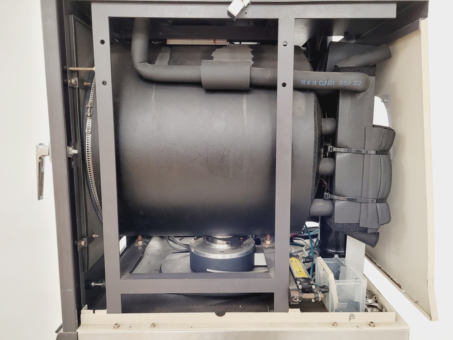 Image of Edwards Refrigerated Chamber & Freeze Dryer Super Modulyo Lab Faulty