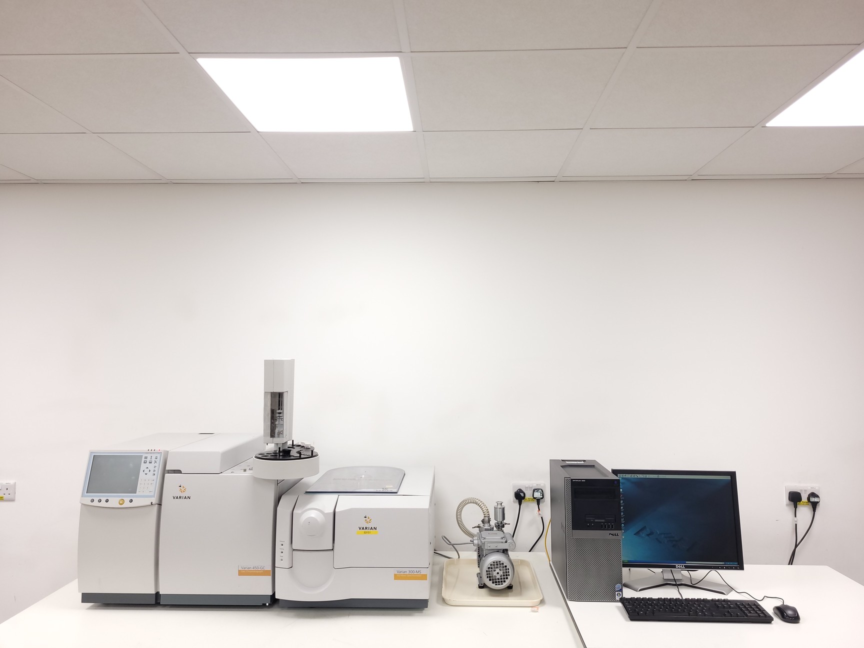 Image of Varian 450-GC GC-MS System w/ 300-MS SQ Mass Spectrometer & CP 8410 Autosampler