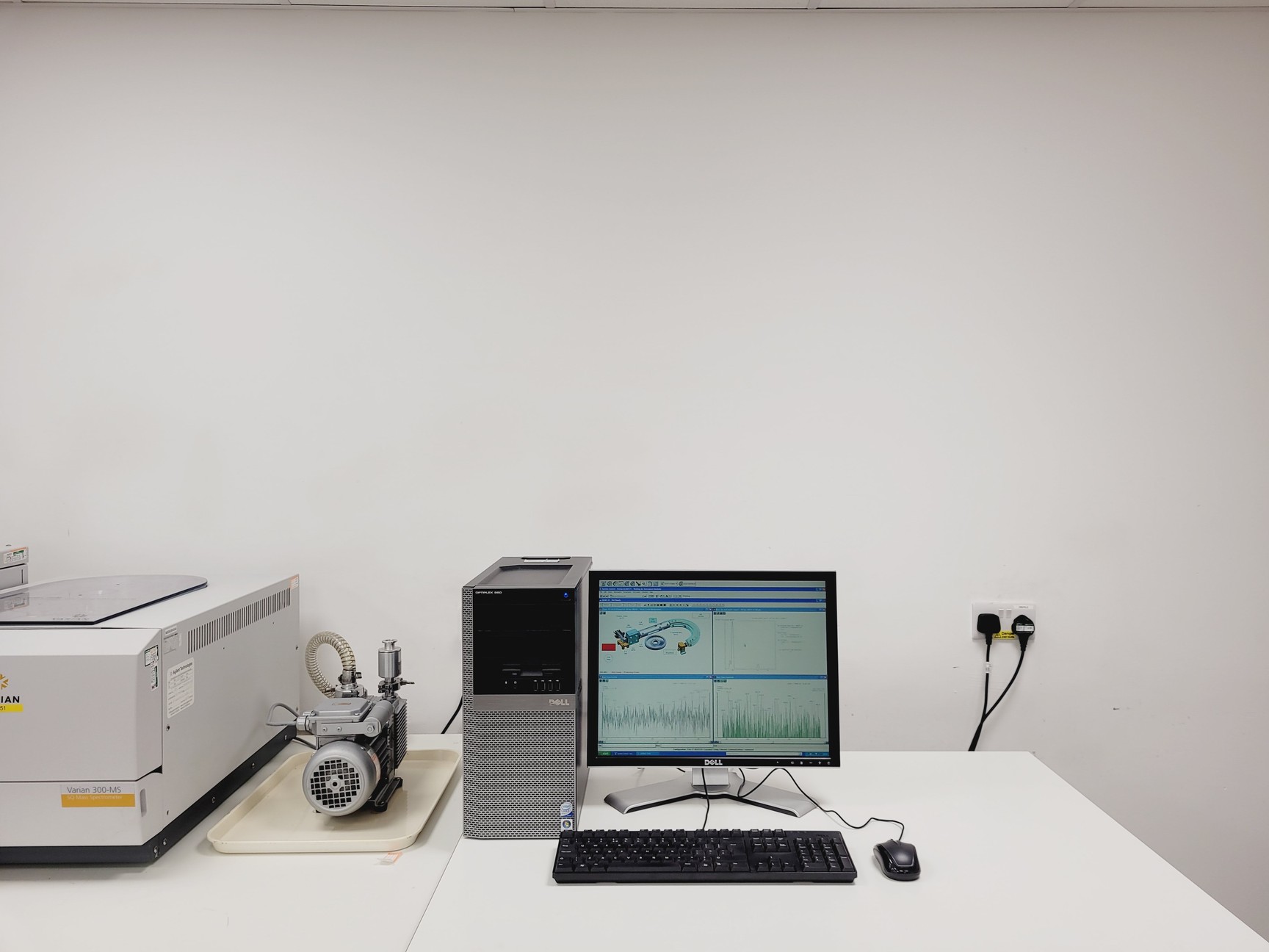 Image of Varian 450-GC GC-MS System w/ 300-MS SQ Mass Spectrometer & CP 8410 Autosampler