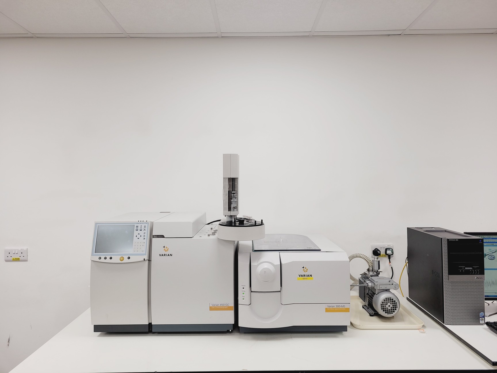 Image of Varian 450-GC GC-MS System w/ 300-MS SQ Mass Spectrometer & CP 8410 Autosampler