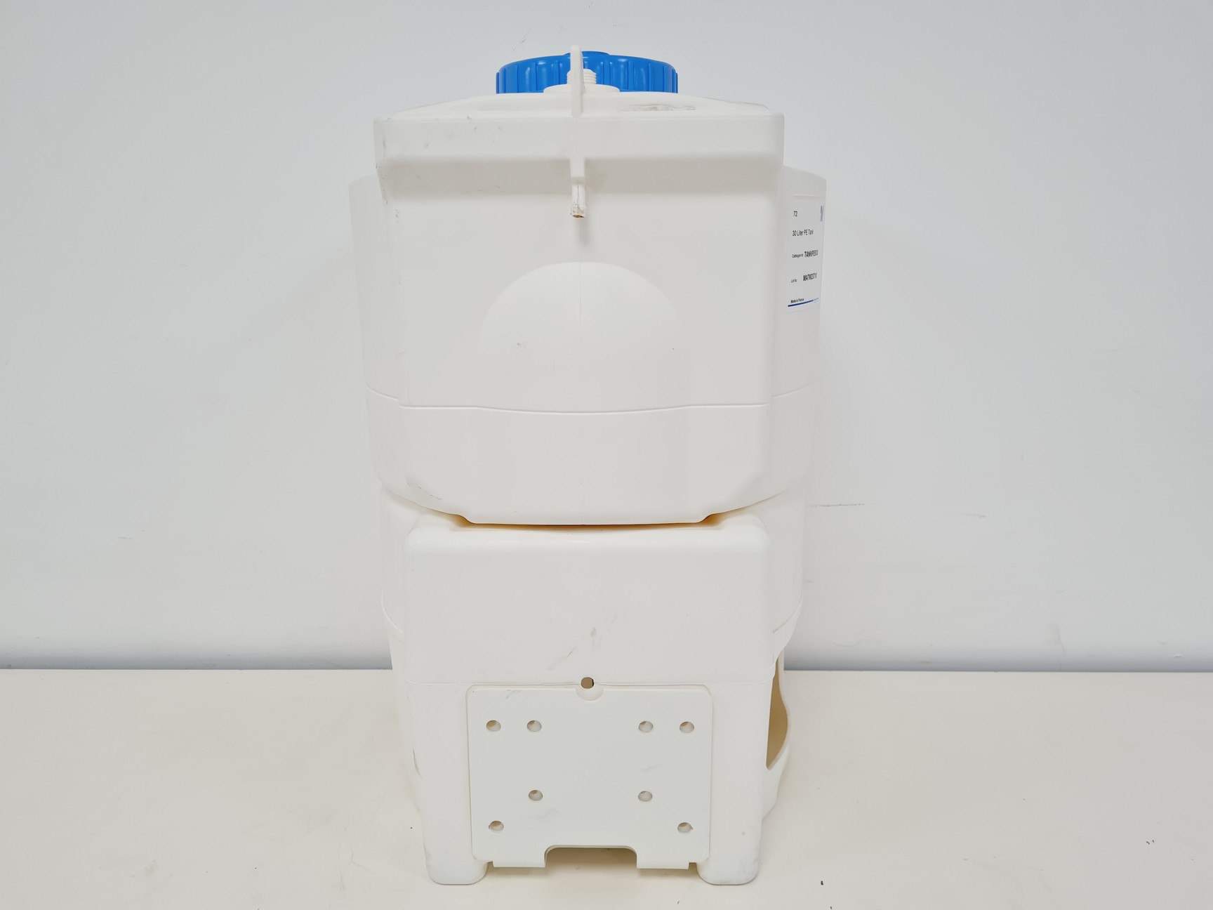 Image of Millipore Direct-Q 3UV-R Water Purification System Lab