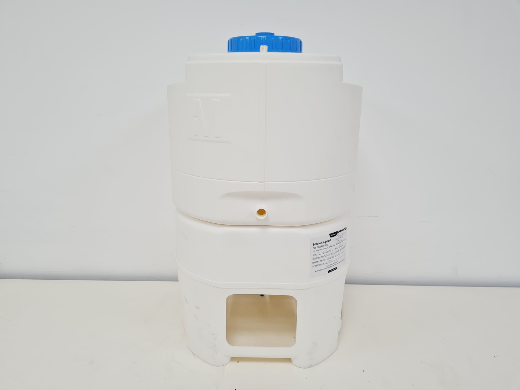 Image of Millipore Direct-Q 3UV-R Water Purification System Lab