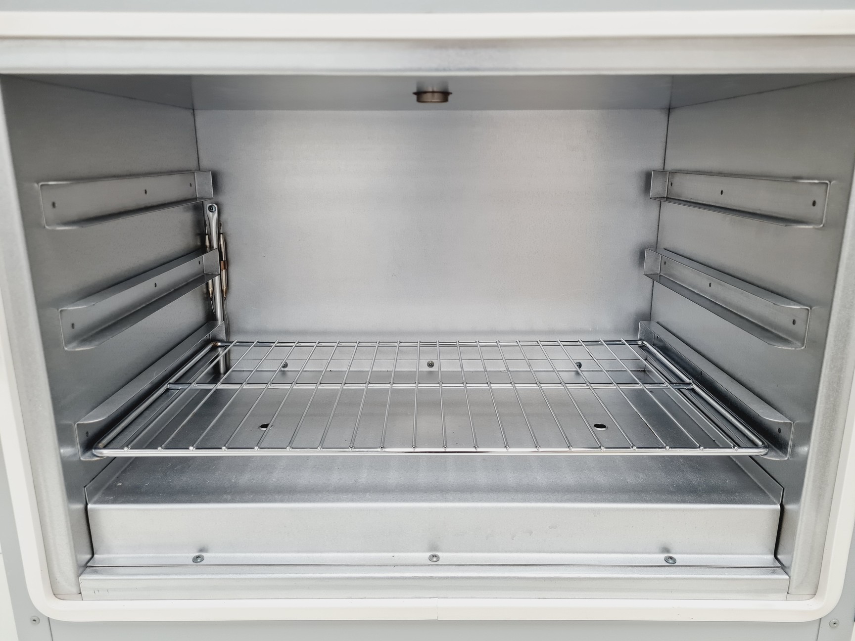 Image of SLS Model GP50CLAD250HYD Lab Oven Spares/Repairs