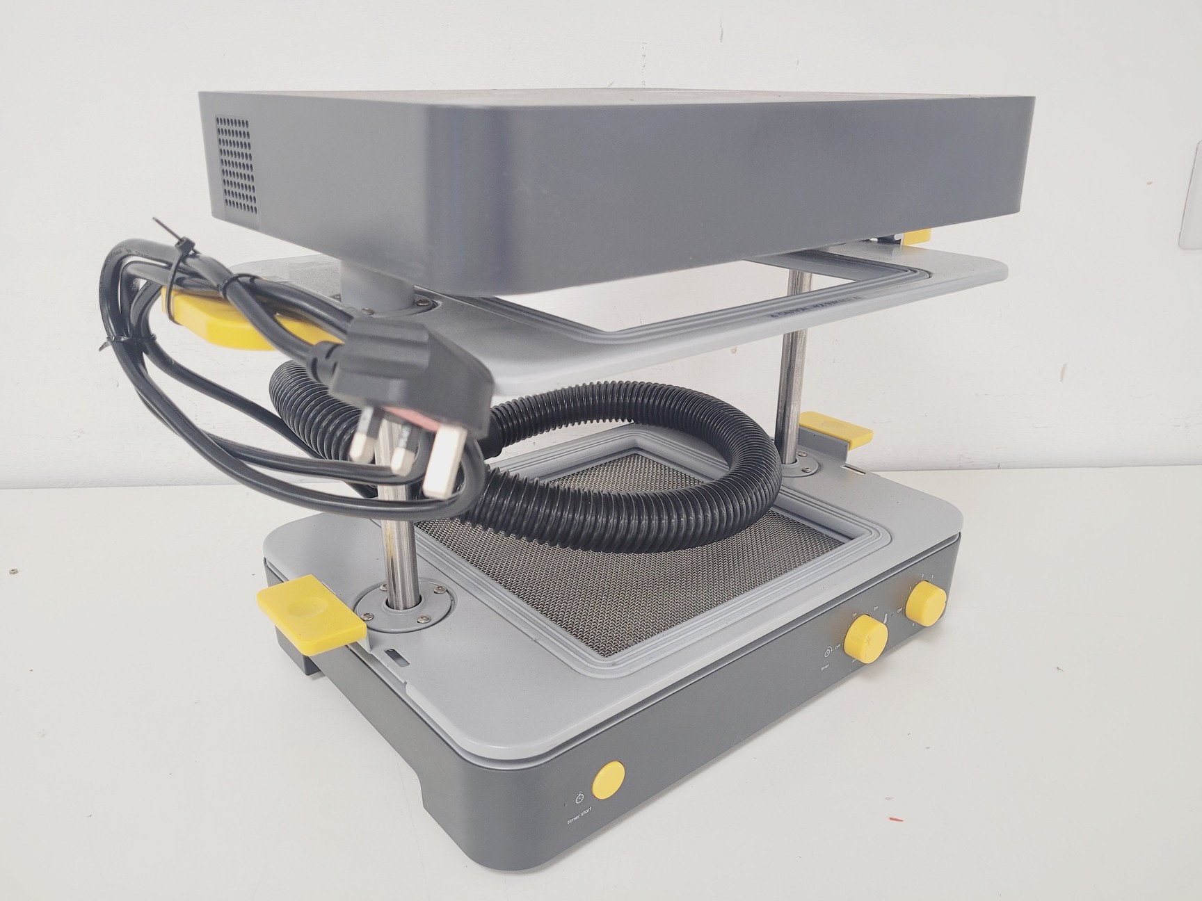 Image of Mayku FormBox FBA180123UK Desktop Vacuum Forming Machine Lab