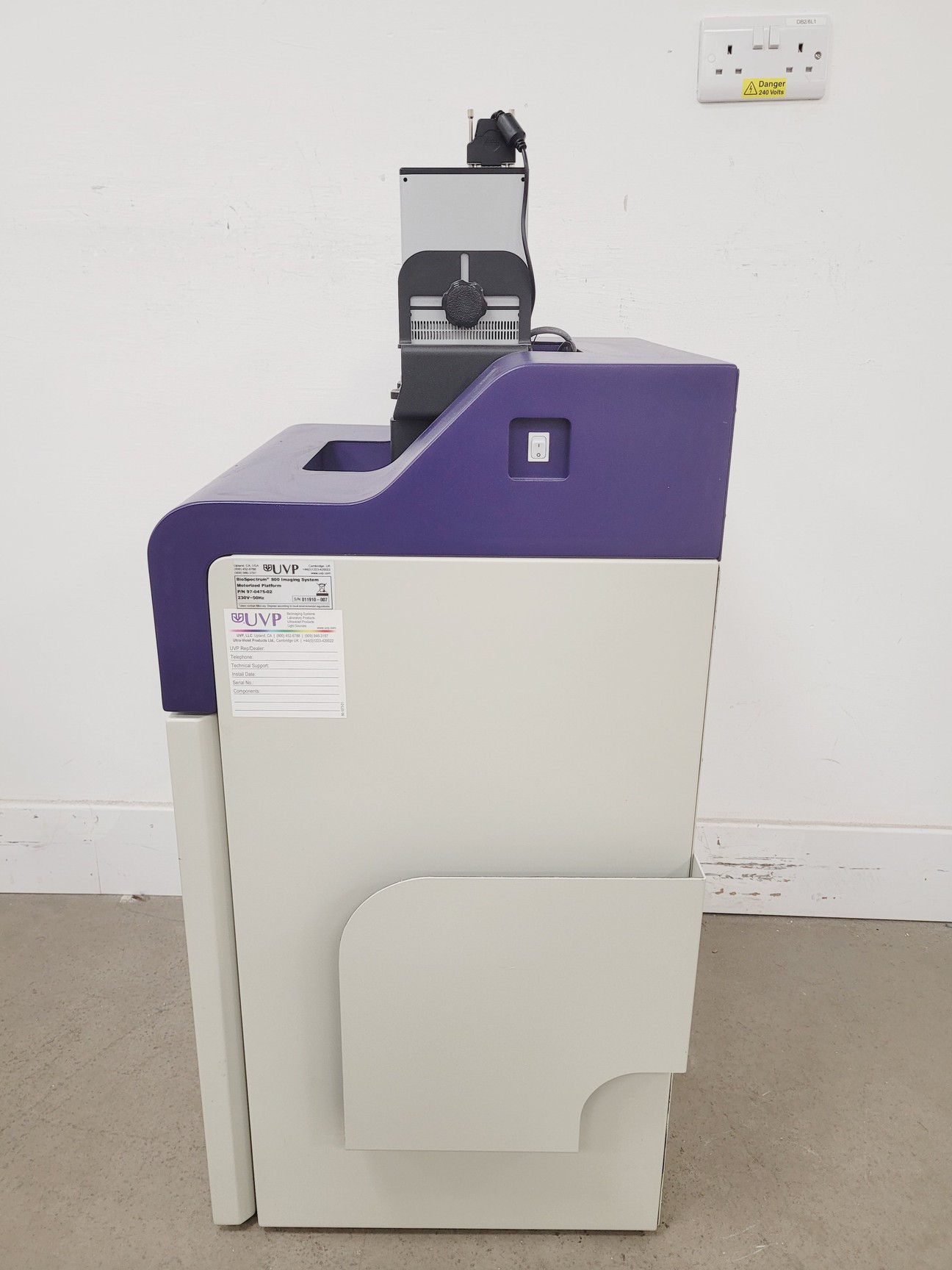 Biospectrum Machine UVP BioSpectrum 800 MultiSpectral Imaging System And UVP Light Source Lab