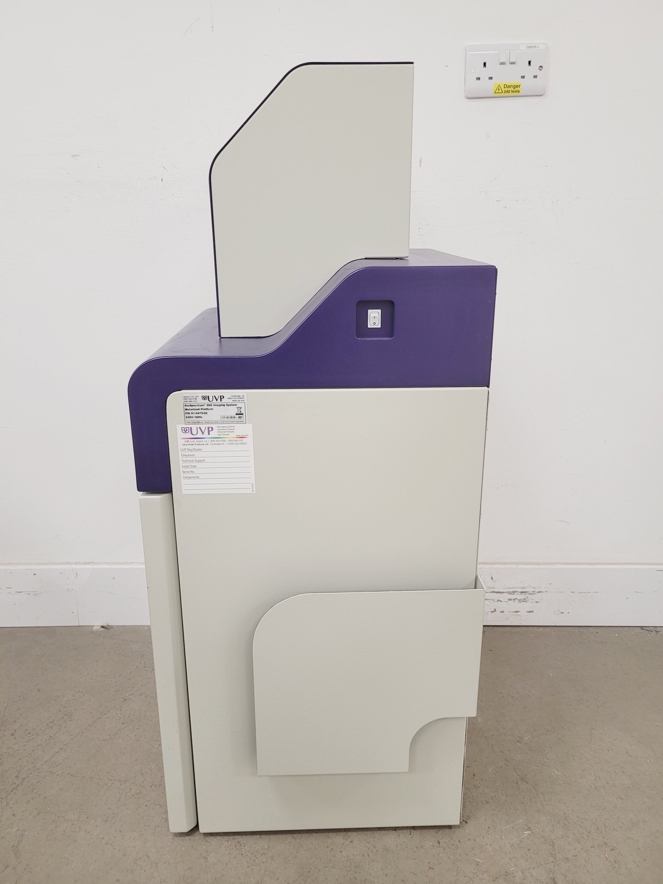 Biospectrum Machine UVP BioSpectrum 800 MultiSpectral Imaging System And UVP Light Source Lab