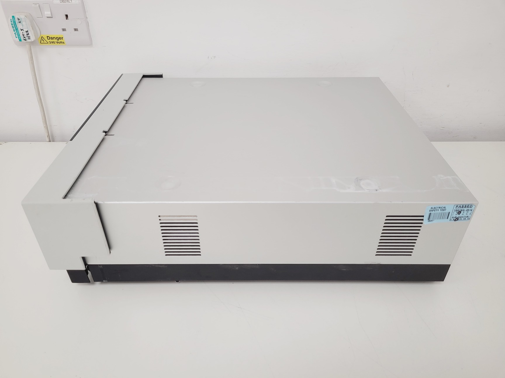 Image of Dionex UltiMate 3000 HPLC System - VWD, RSLCNANO, Autosampler