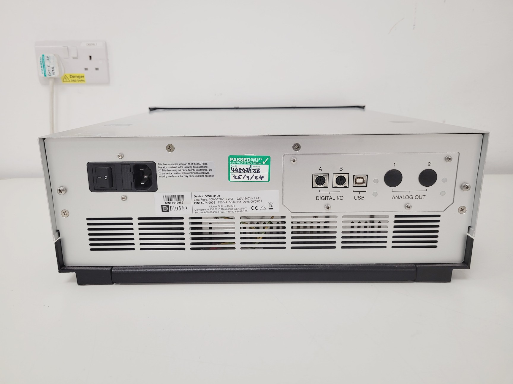 Image of Dionex UltiMate 3000 HPLC System - VWD, RSLCNANO, Autosampler