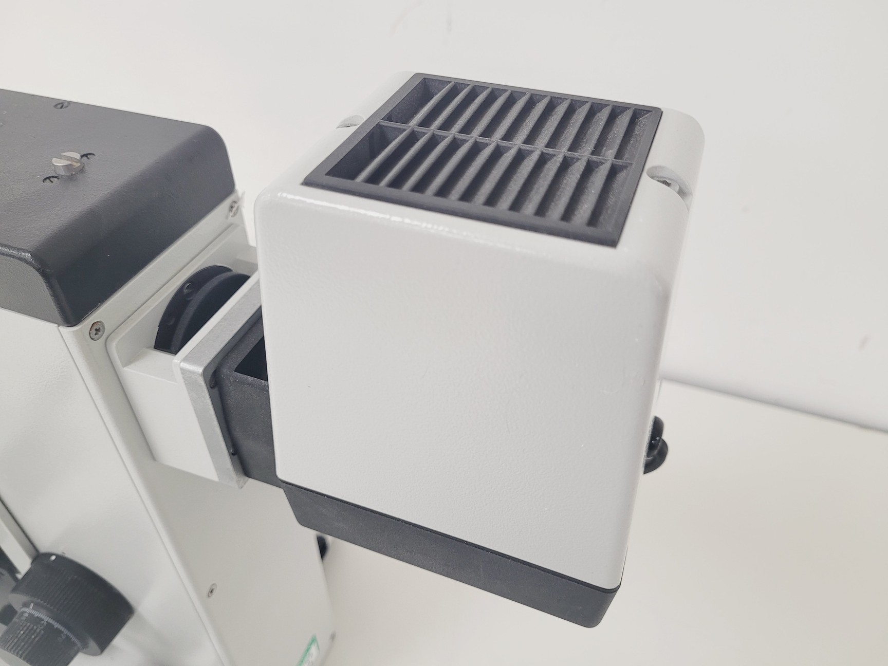 Image of Leica Leitz Labovert FS Microscope With Leica 12V/100W Power Supply Lab