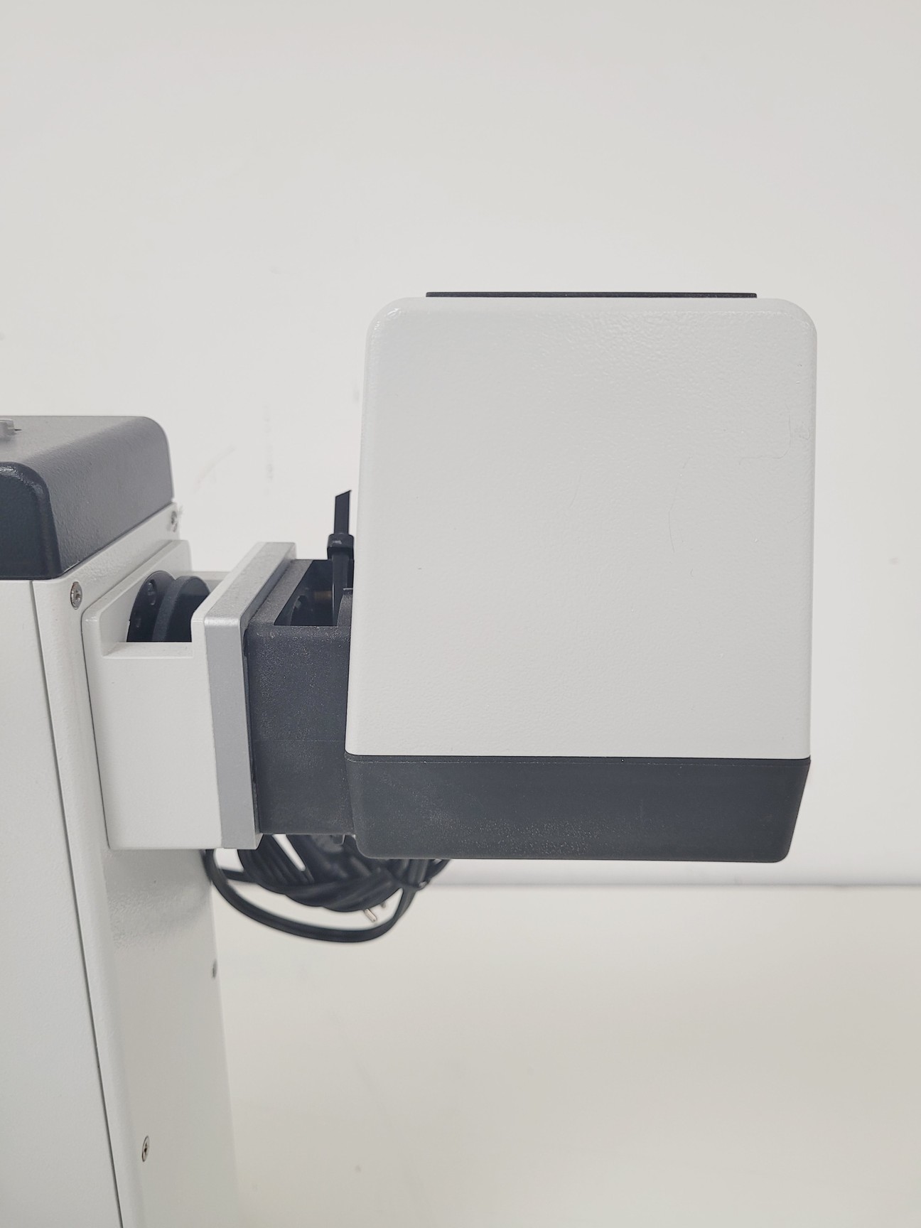 Image of Leica Leitz Labovert FS Microscope With Leica 12V/100W Power Supply Lab