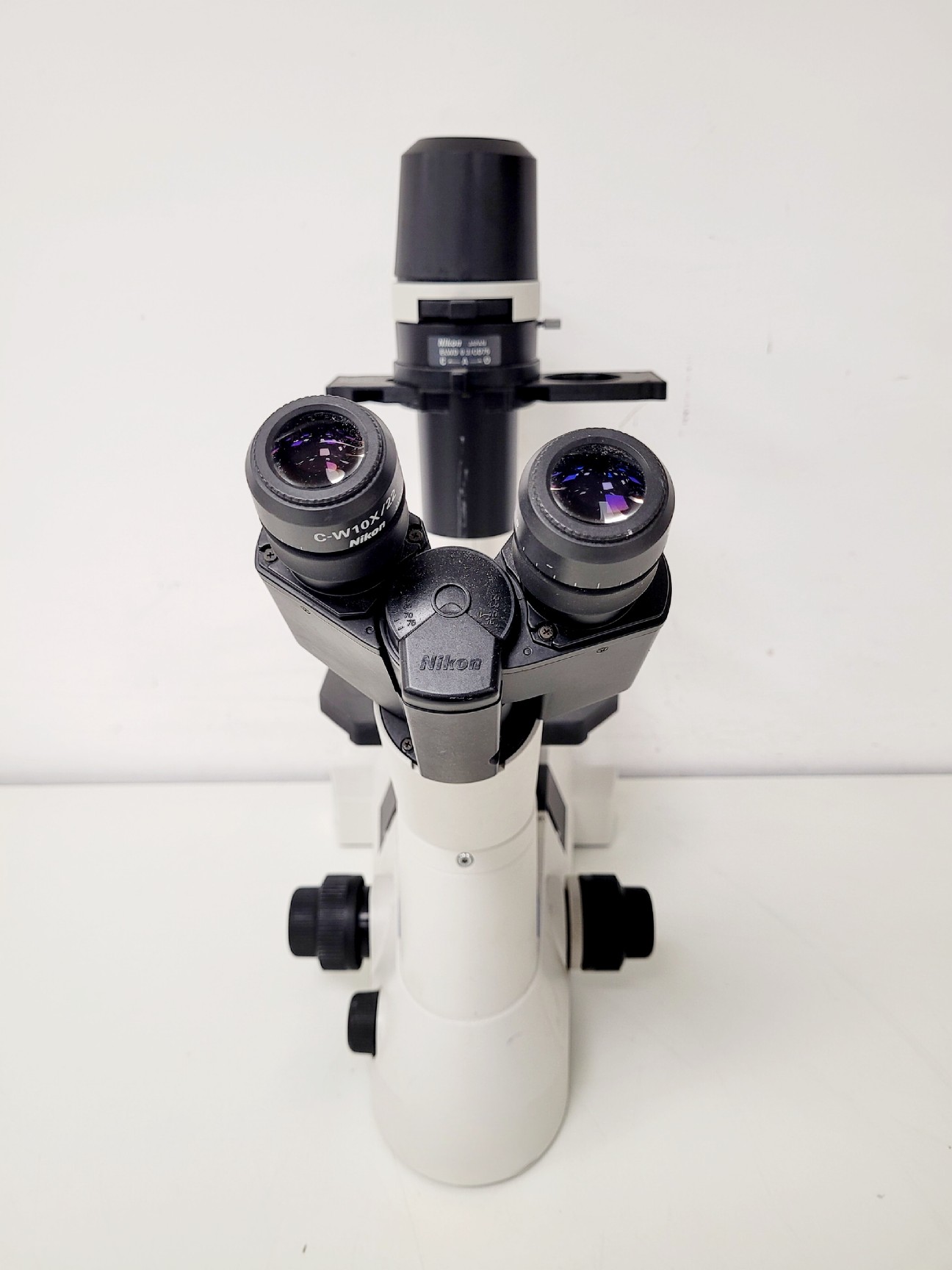 Image of Nikon Eclipse TS100 Microscope w/ 3 x Objectives 4X/0.10, 10X/0.25, 20X/0.40 Lab