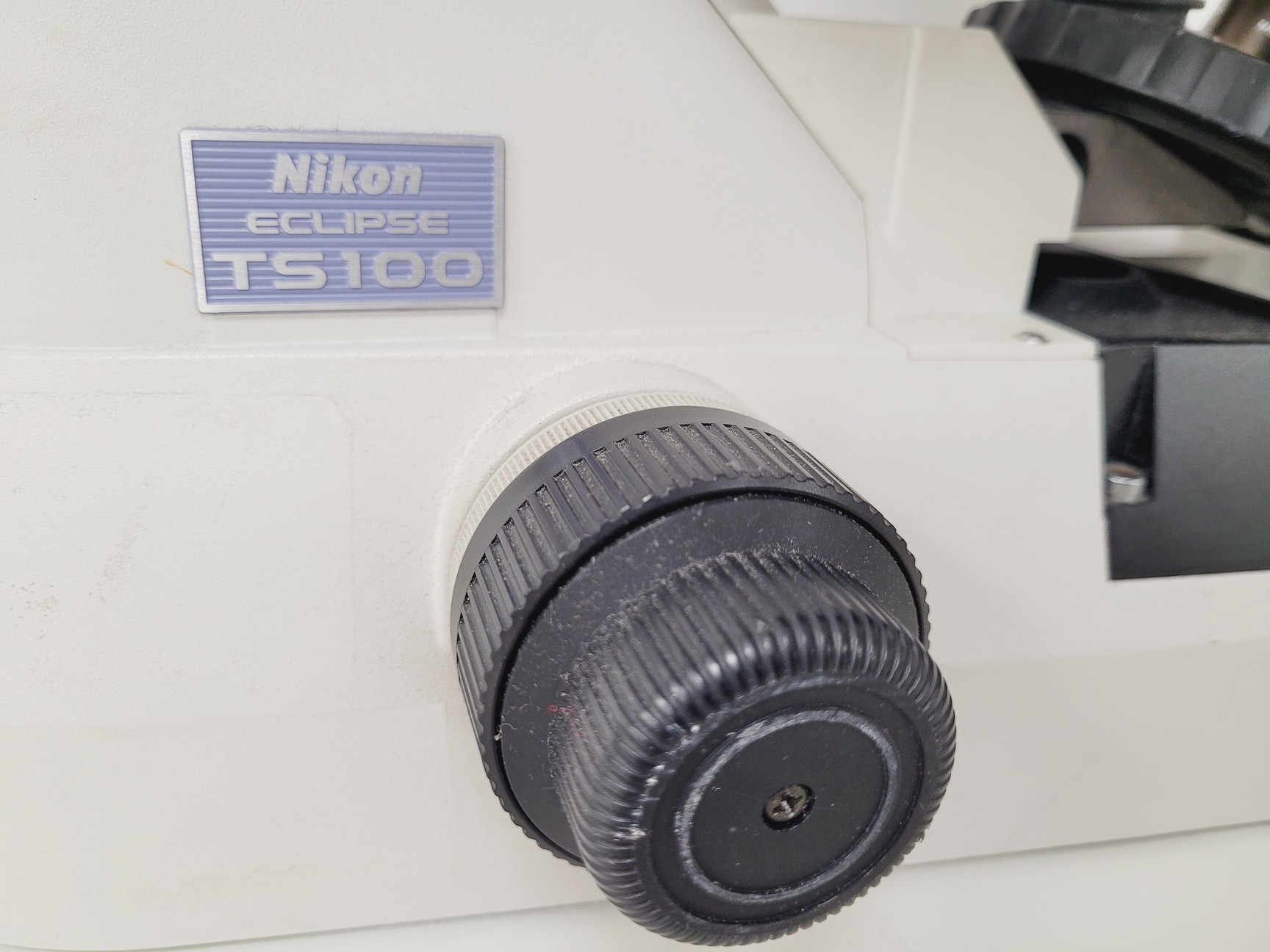 Image of Nikon Eclipse TS100 Microscope w/ 3 x Objectives 4X/0.10, 10X/0.25, 20X/0.40 Lab
