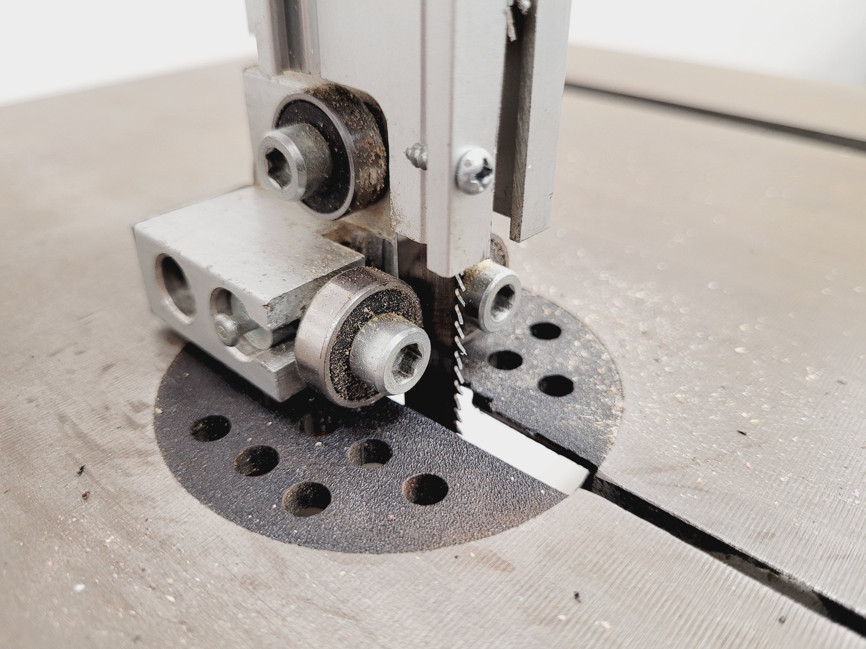 Image of Axminster Hobby Series AWHBS350N Vertical Band Saw & Accessories