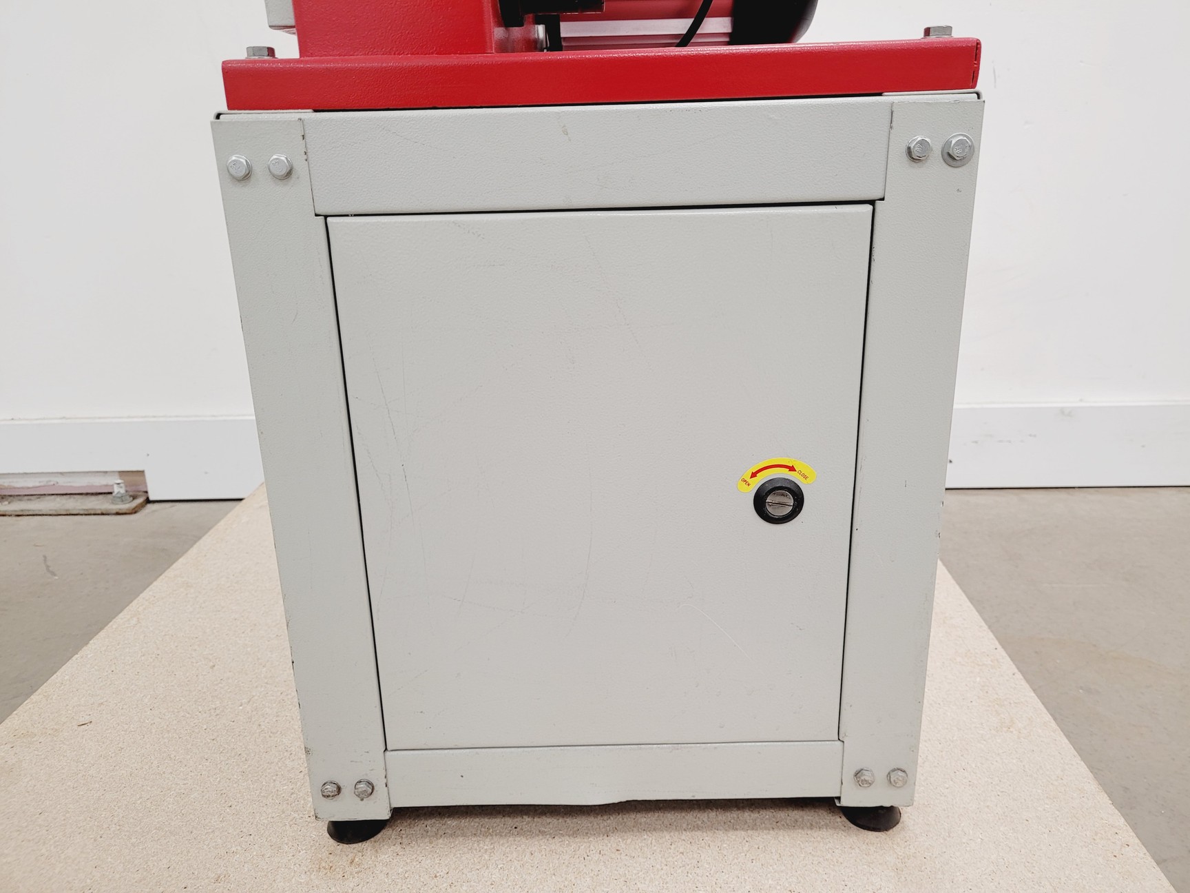 Image of Axminster Hobby Series AWHBS350N Vertical Band Saw & Accessories