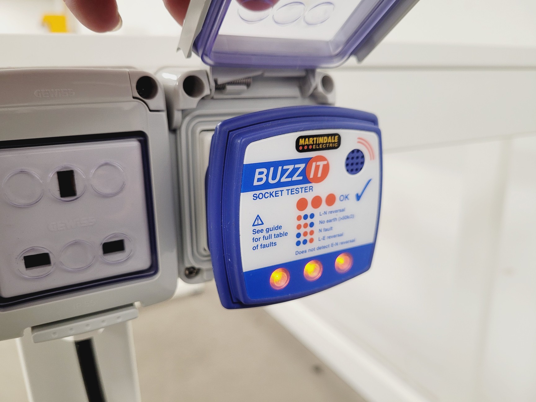 Image of Monmouth DFC1500 Ducted Fume Hood With Stand Lab