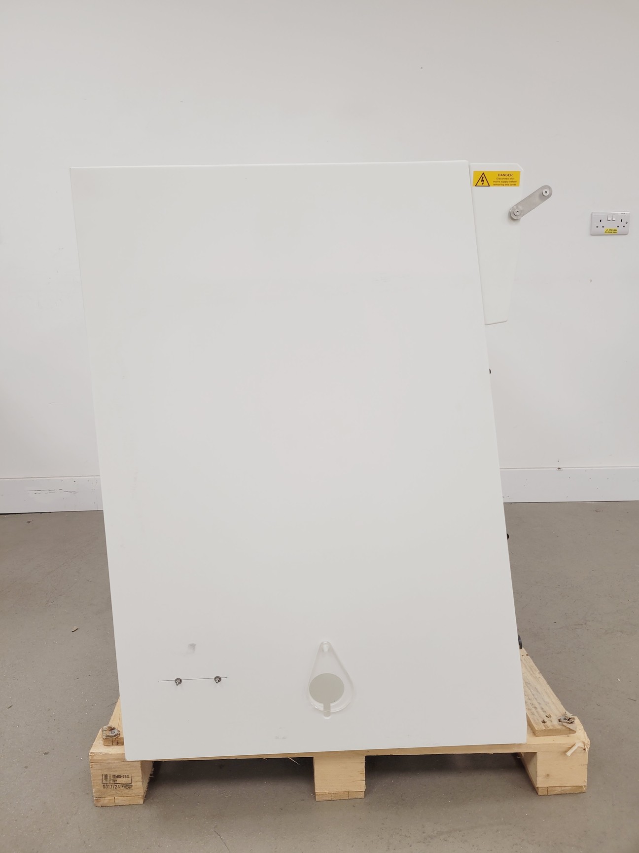 Image of Monmouth DFC1500 Ducted Fume Hood With Stand Lab