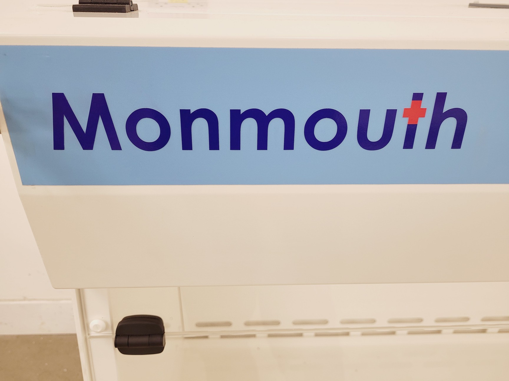 Image of Monmouth DFC1500 Ducted Fume Hood With Stand Lab