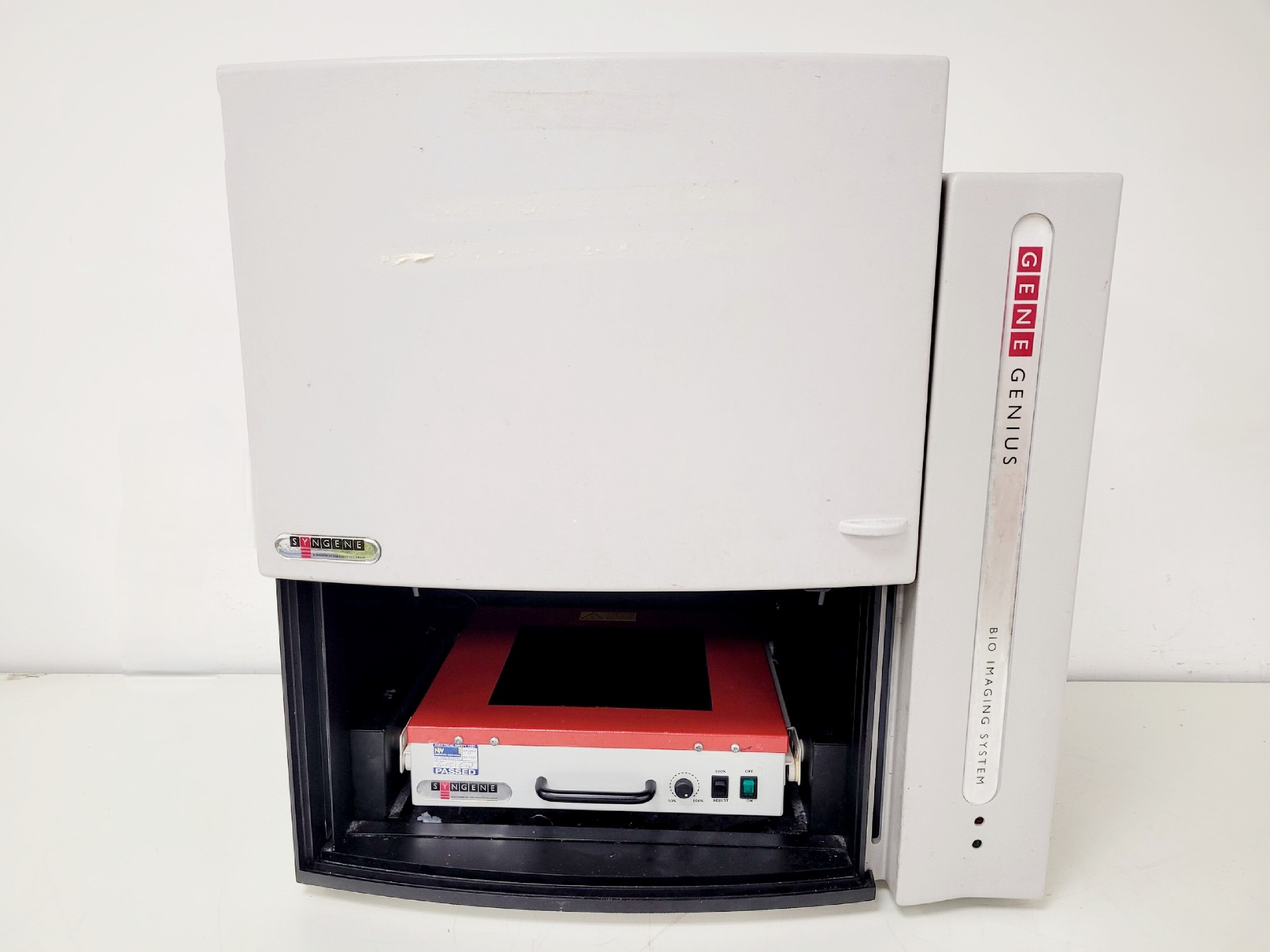 Image of Syngene GeneGenius Bio Imaging System With Digital Graphic Printer UP-D895MD