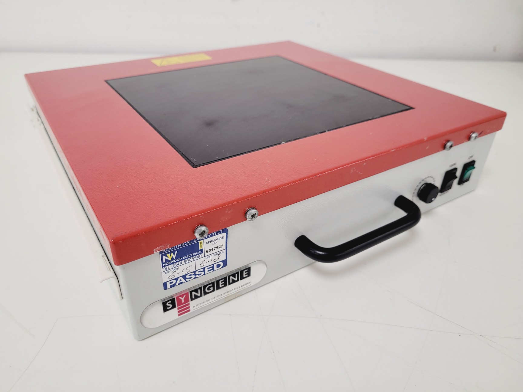 Image of Syngene GeneGenius Bio Imaging System With Digital Graphic Printer UP-D895MD