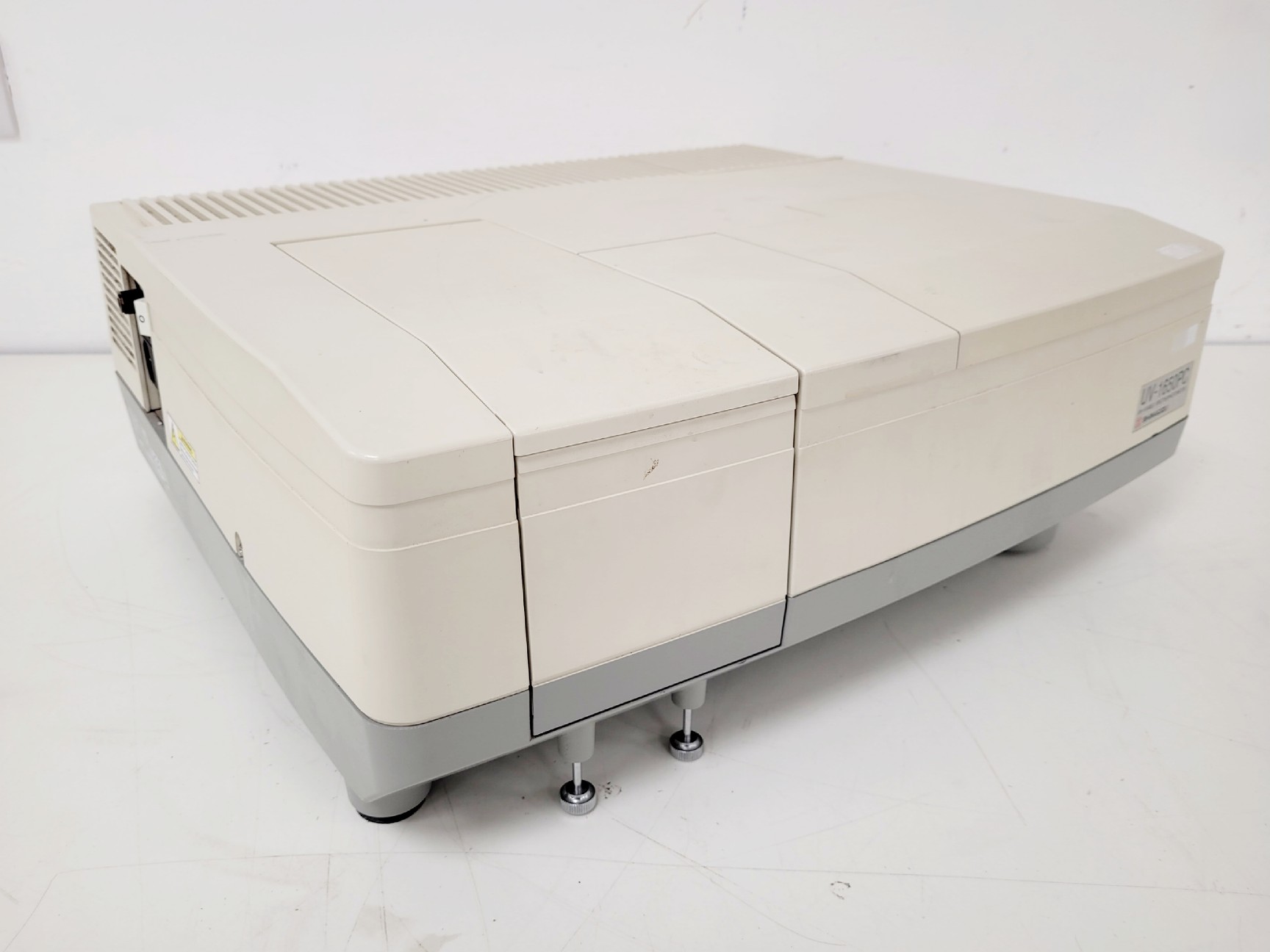 Image of Shimadzu 1650 UV-VIS Spectrophotometer Lab