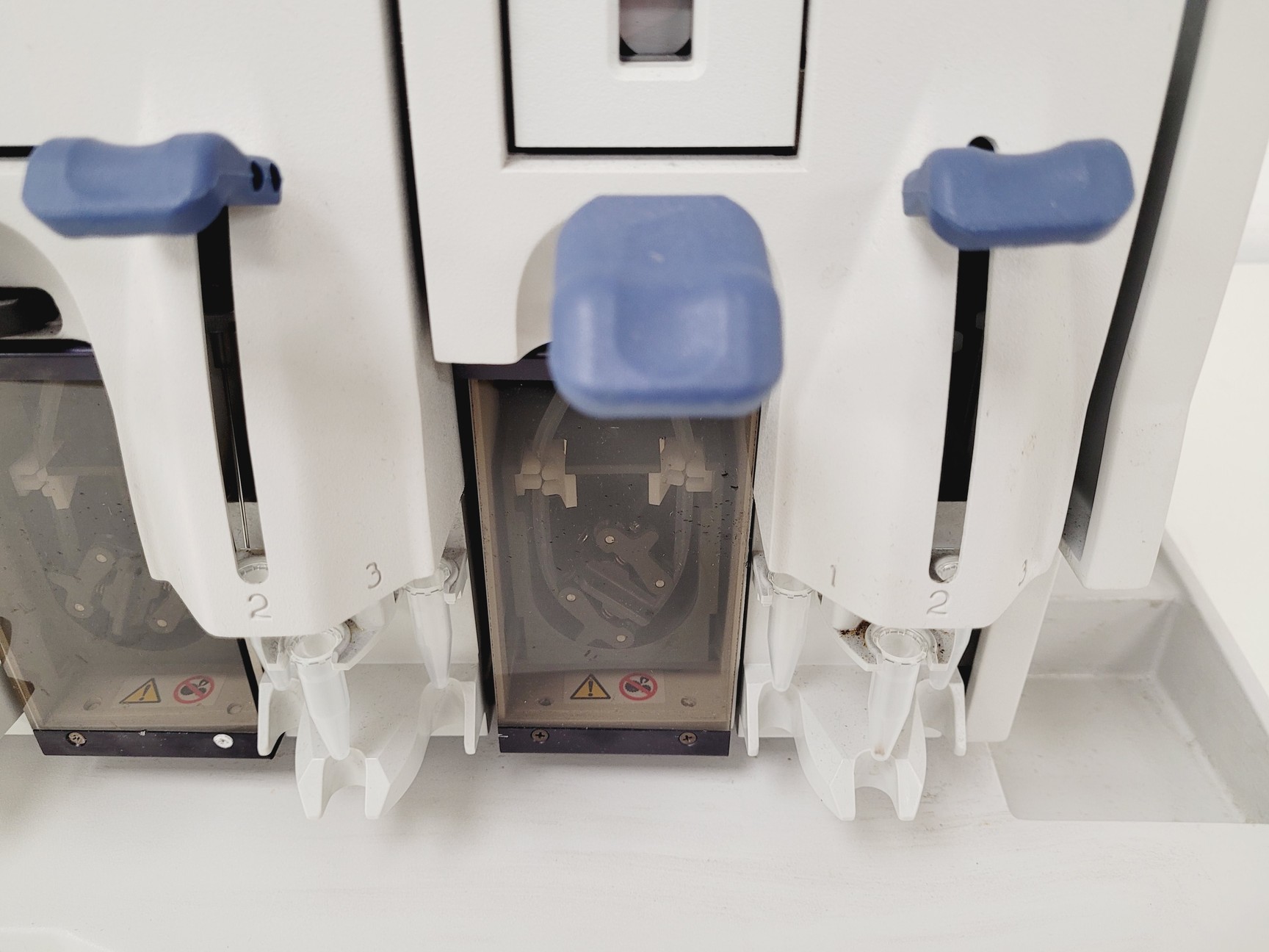 Image of GeneChip Fluidics Station Model 450 Lab