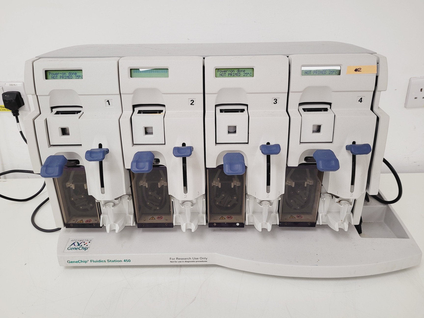 Image of GeneChip Fluidics Station Model 450 Lab