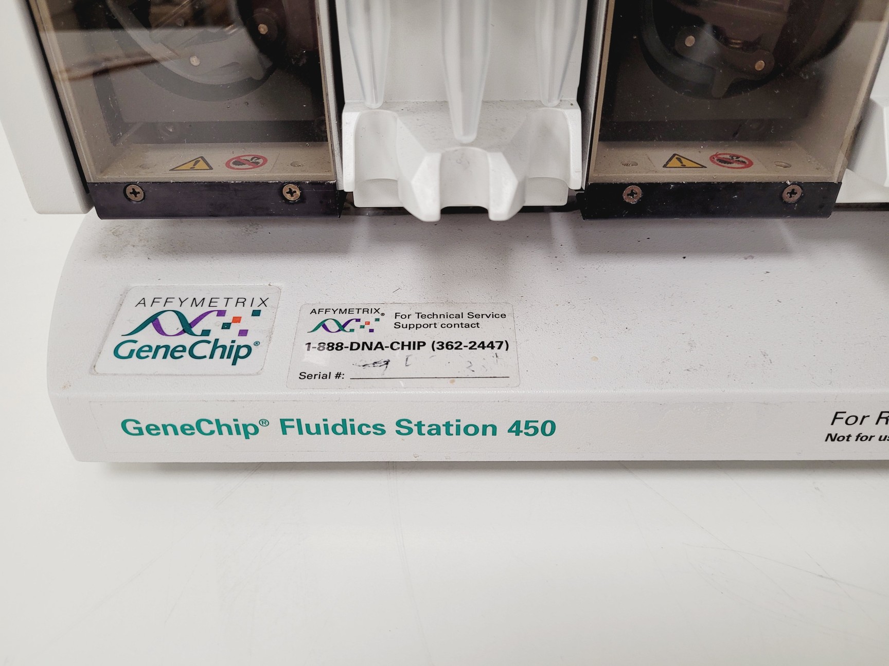 Image of GeneChip Fluidics Station 450/400 Lab