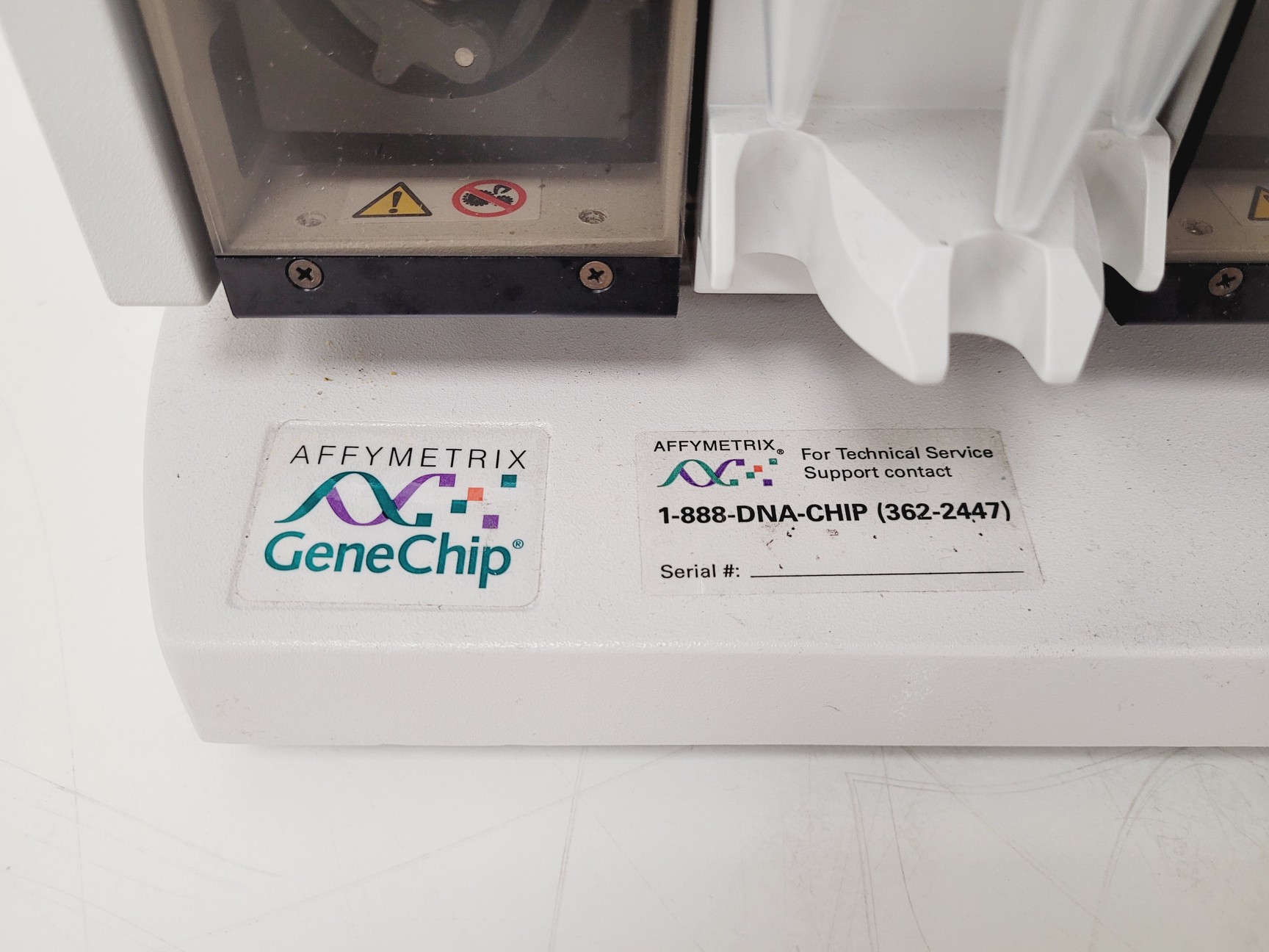 Image of GeneChip Fluidics Station Model 450/400 Lab