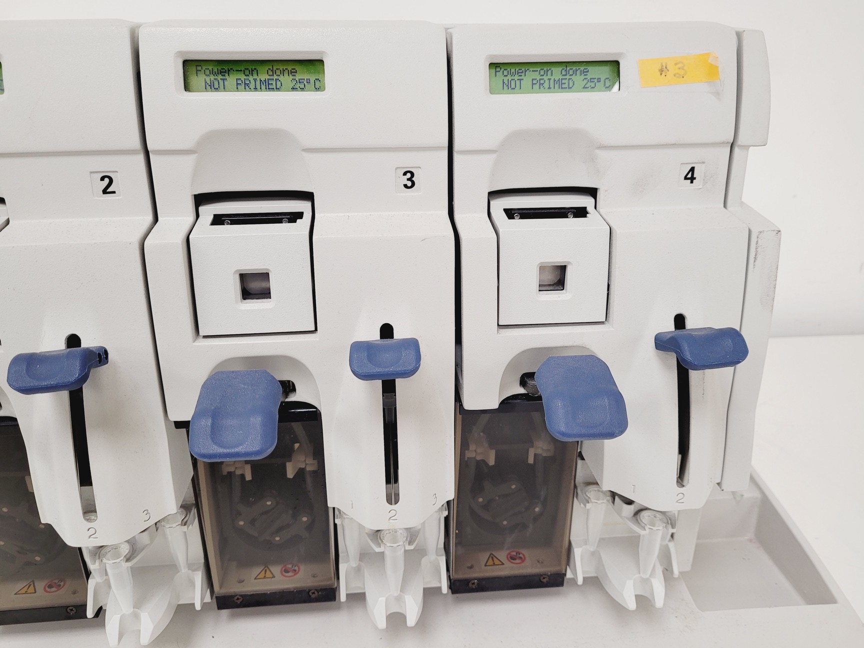 Image of GeneChip Fluidics Station Model 450/400 Lab