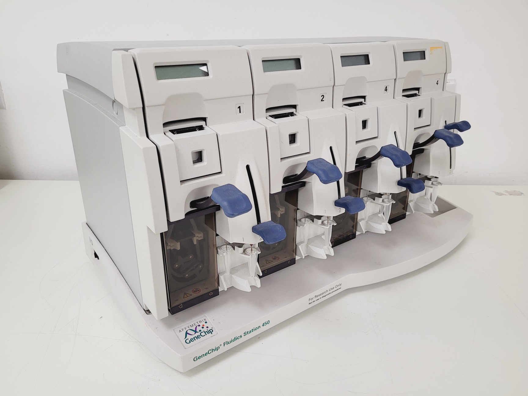Genechip Model GeneChip Model 450/400 Fluidics Station Lab