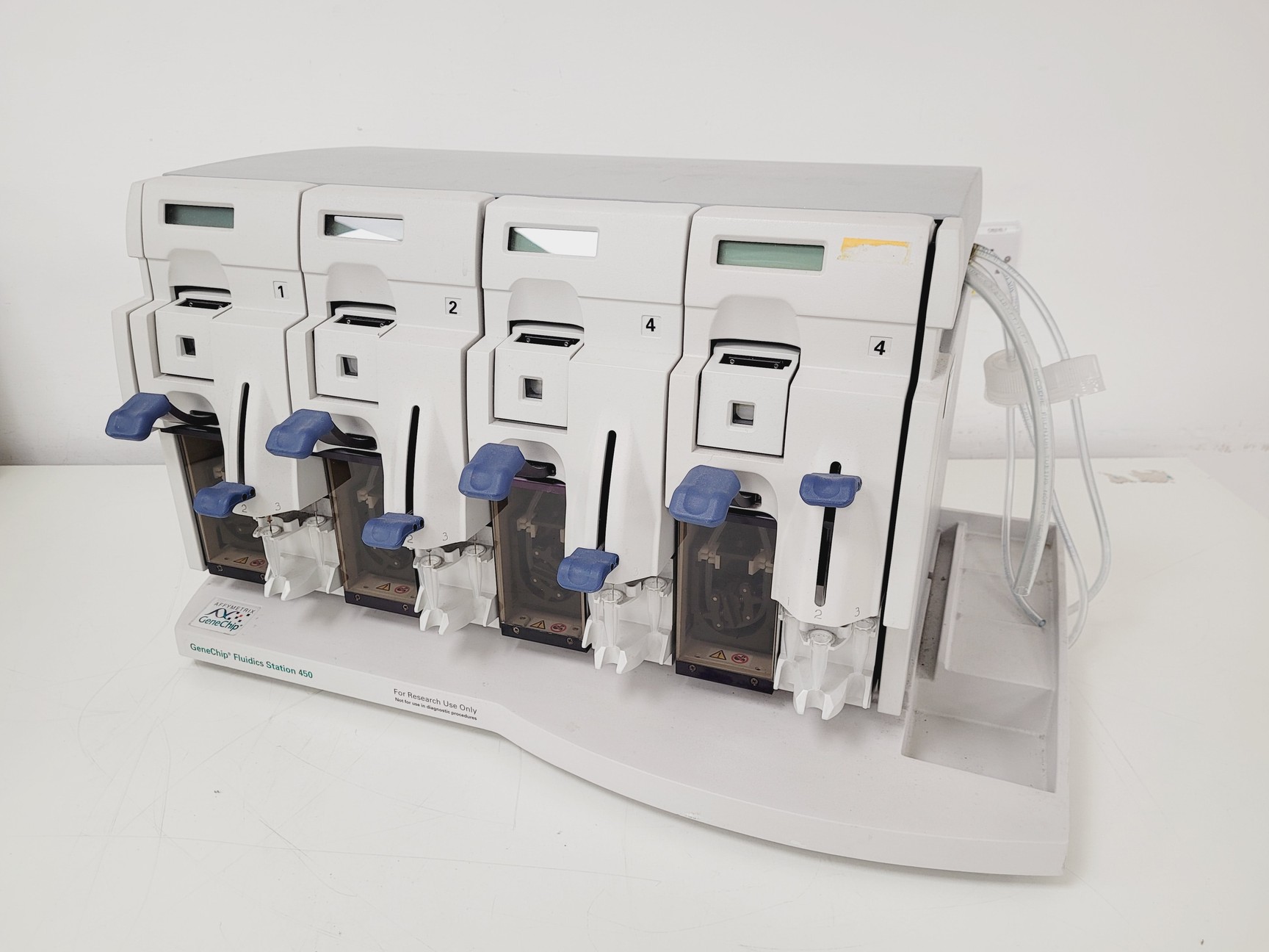 Genechip Model GeneChip Model 450/400 Fluidics Station Lab