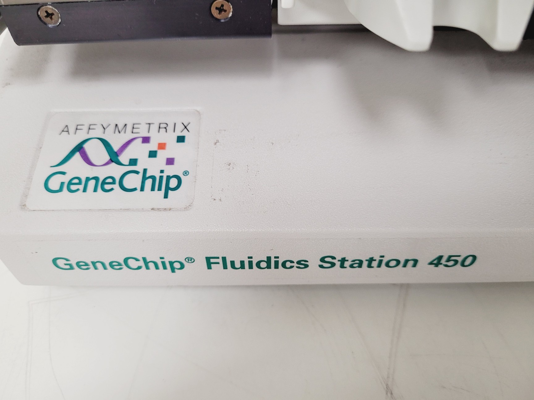 Genechip Model GeneChip Model 450/400 Fluidics Station Lab