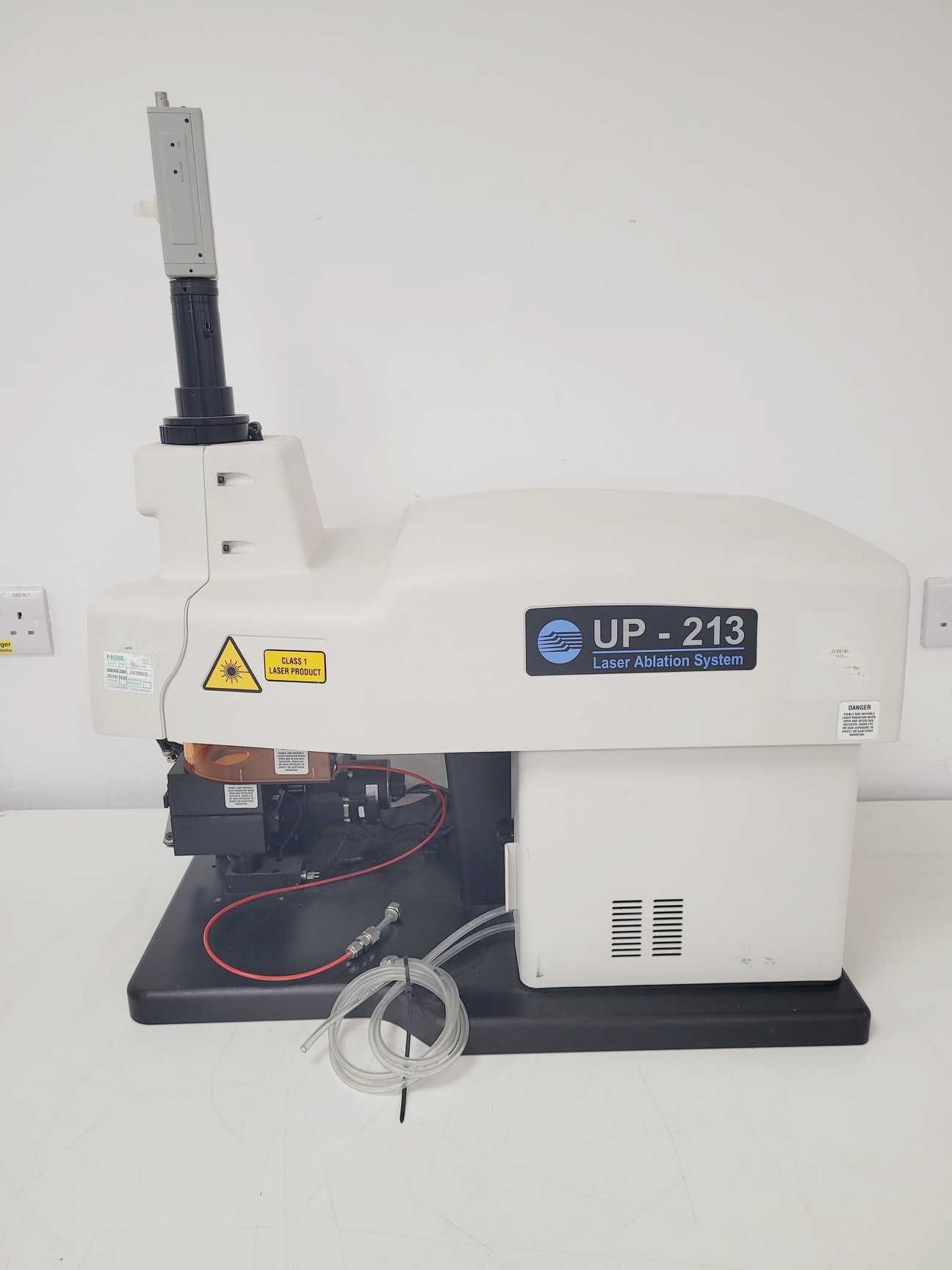 Image of New Wave UP213 Laser Ablation Unit With Power Supply & Large Format Cell