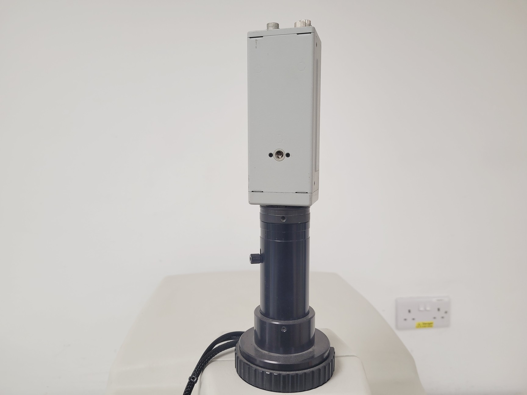 Image of New Wave UP213 Laser Ablation Unit With Power Supply & Large Format Cell