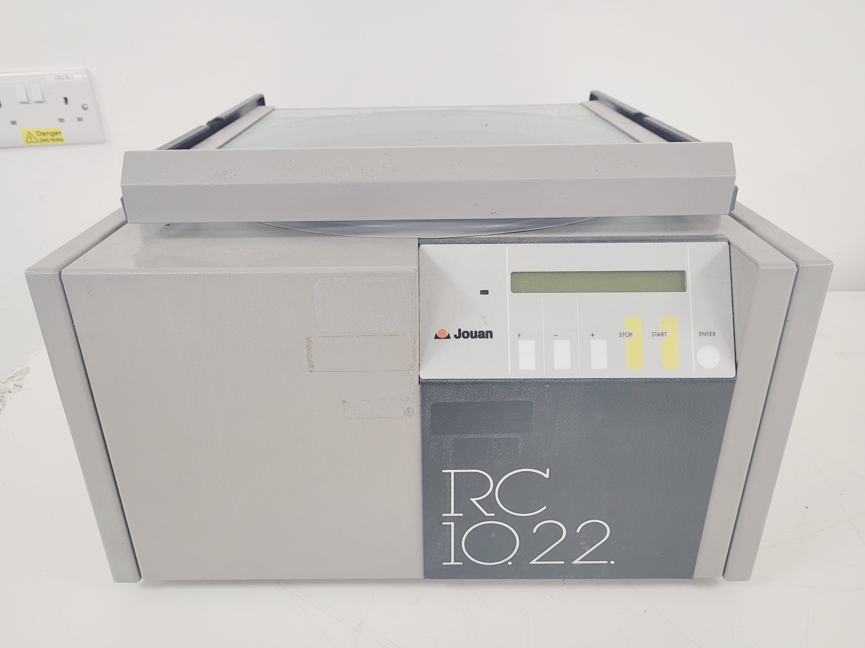 Image of Jouan Refrigerated Trap RCT90 And Concentrator Evaporator RC 10.22. Lab