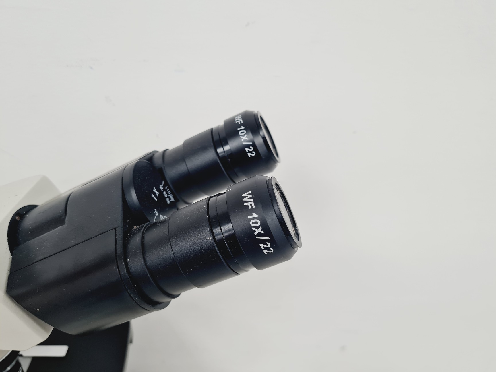 Image of Prior PL012 Binocular Microscope With 4 x Objectives Lab