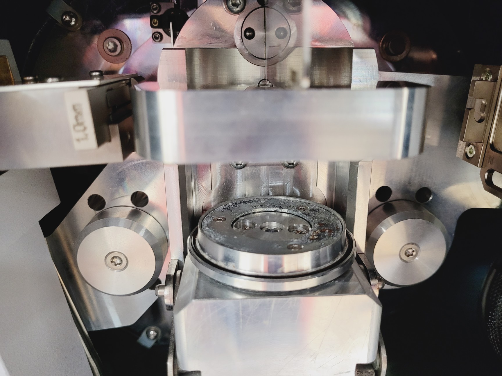 Image of Bruker D2 Phaser Benchtop XRD Diffractometer Lab