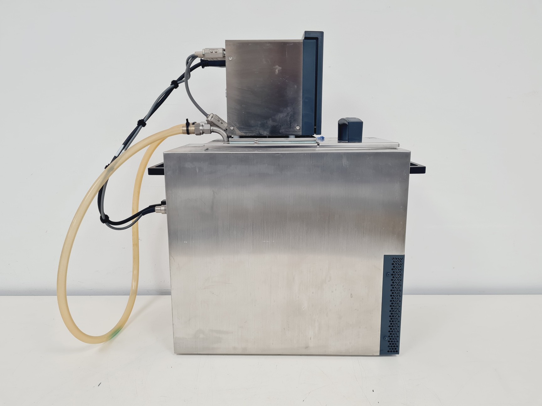 Image of Huber K6 Re-Circulating Chiller With Pilot One Thermostat Lab