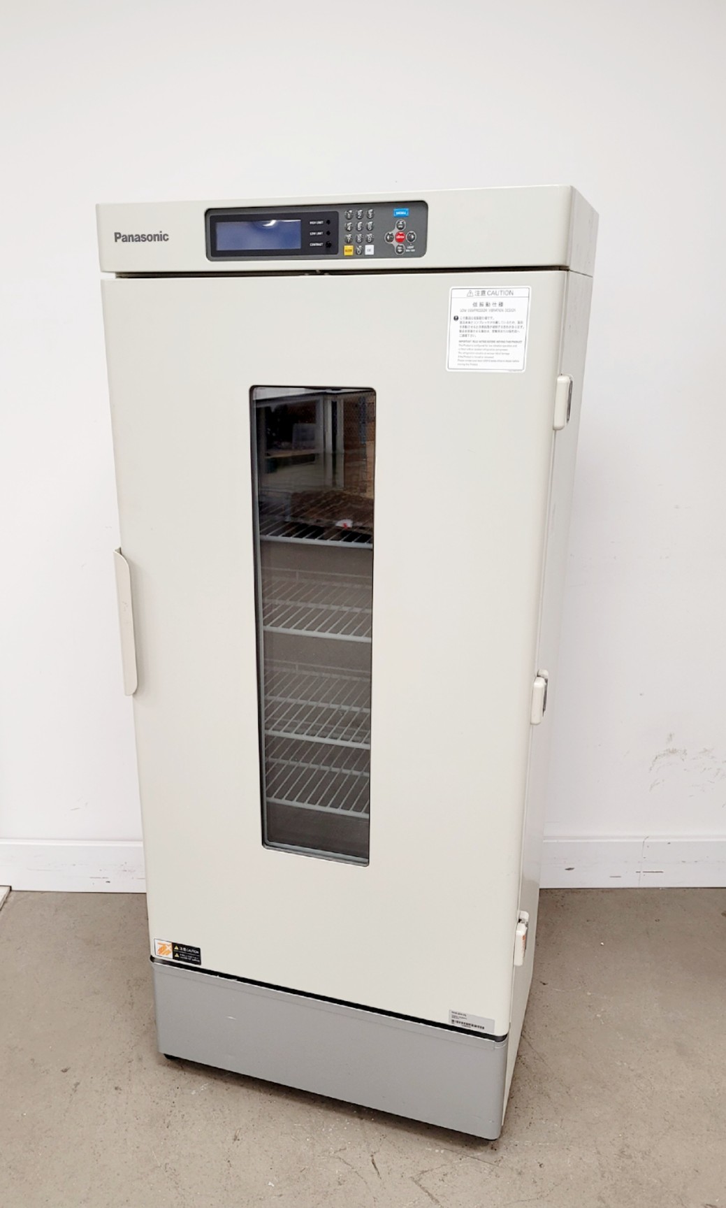 Image of Panasonic MIR-254-PE Cooled Incubator Lab