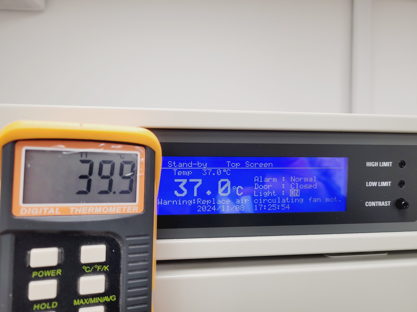 Image of Panasonic MIR-254-PE Cooled Incubator Lab