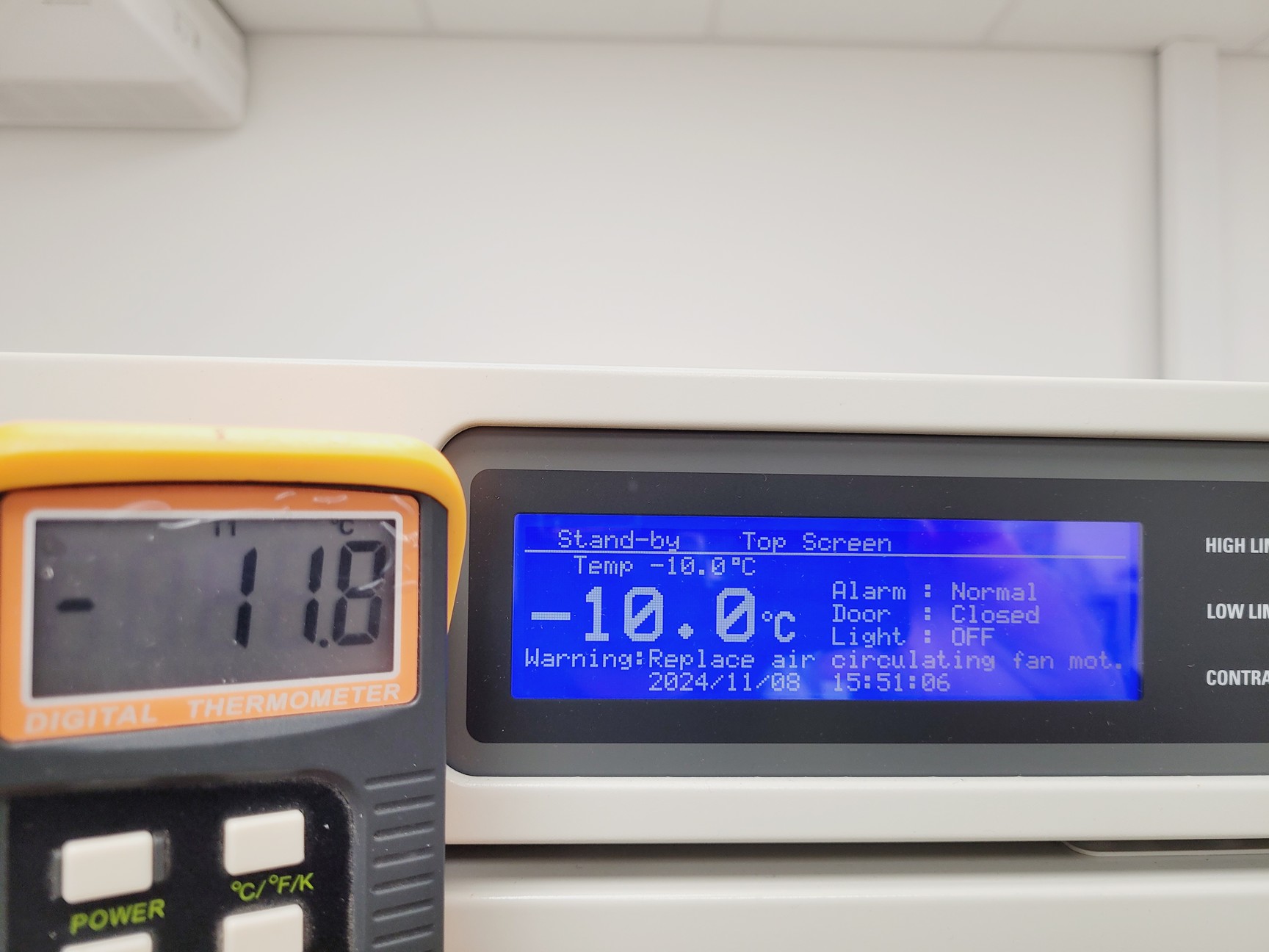 Image of Panasonic MIR-254-PE Cooled Incubator Lab