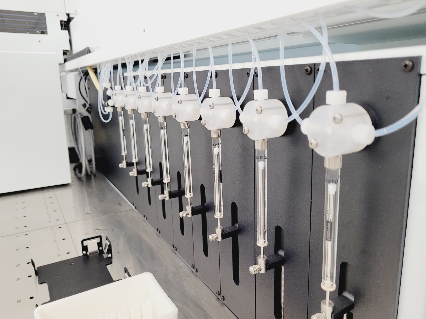 Image of Perkin Elmer Janus G3 Integrator Varispan Deck Liquid Handler Lab