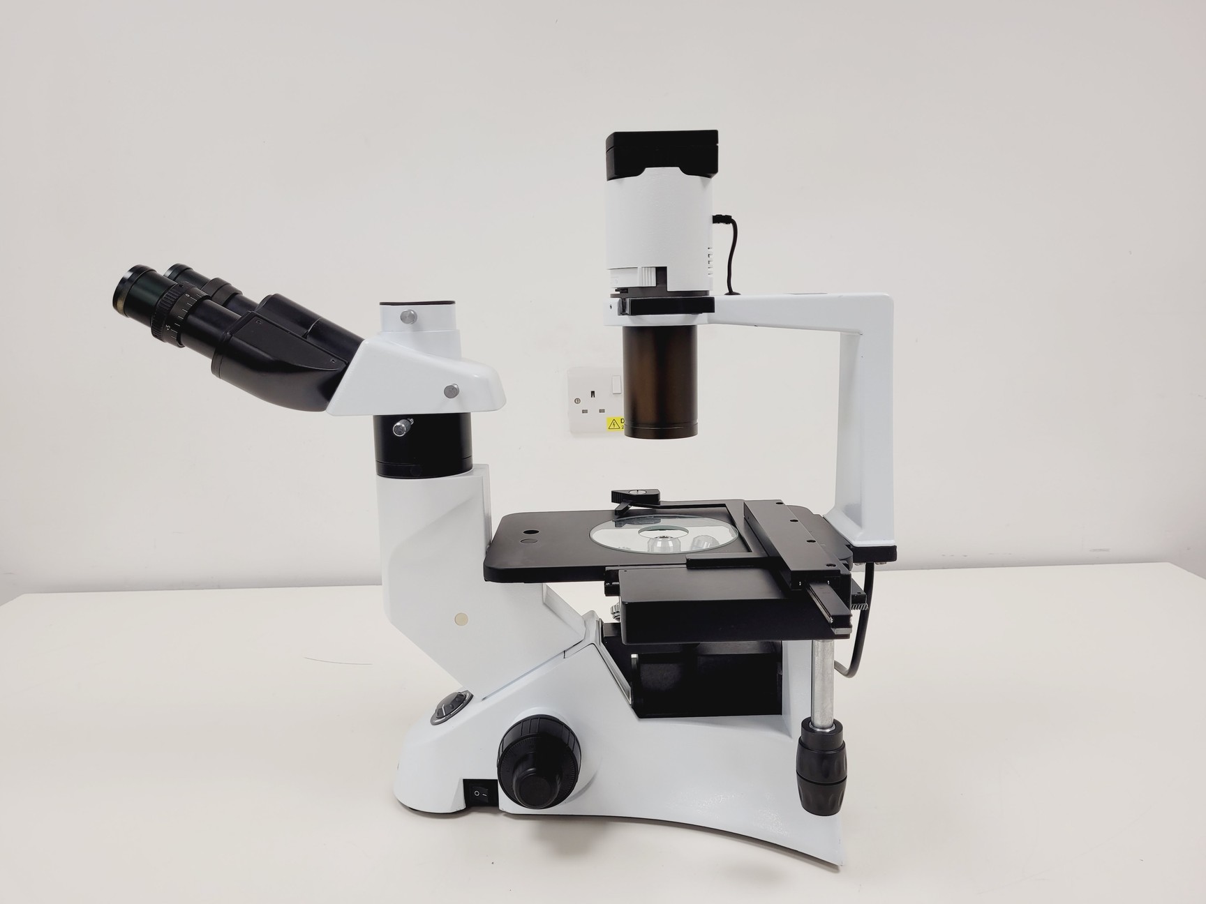 Image of Optika Inverted Microscope Model XDS-2 w/ 4 x Objectives Ph 4x 10x 20x 40x Lab