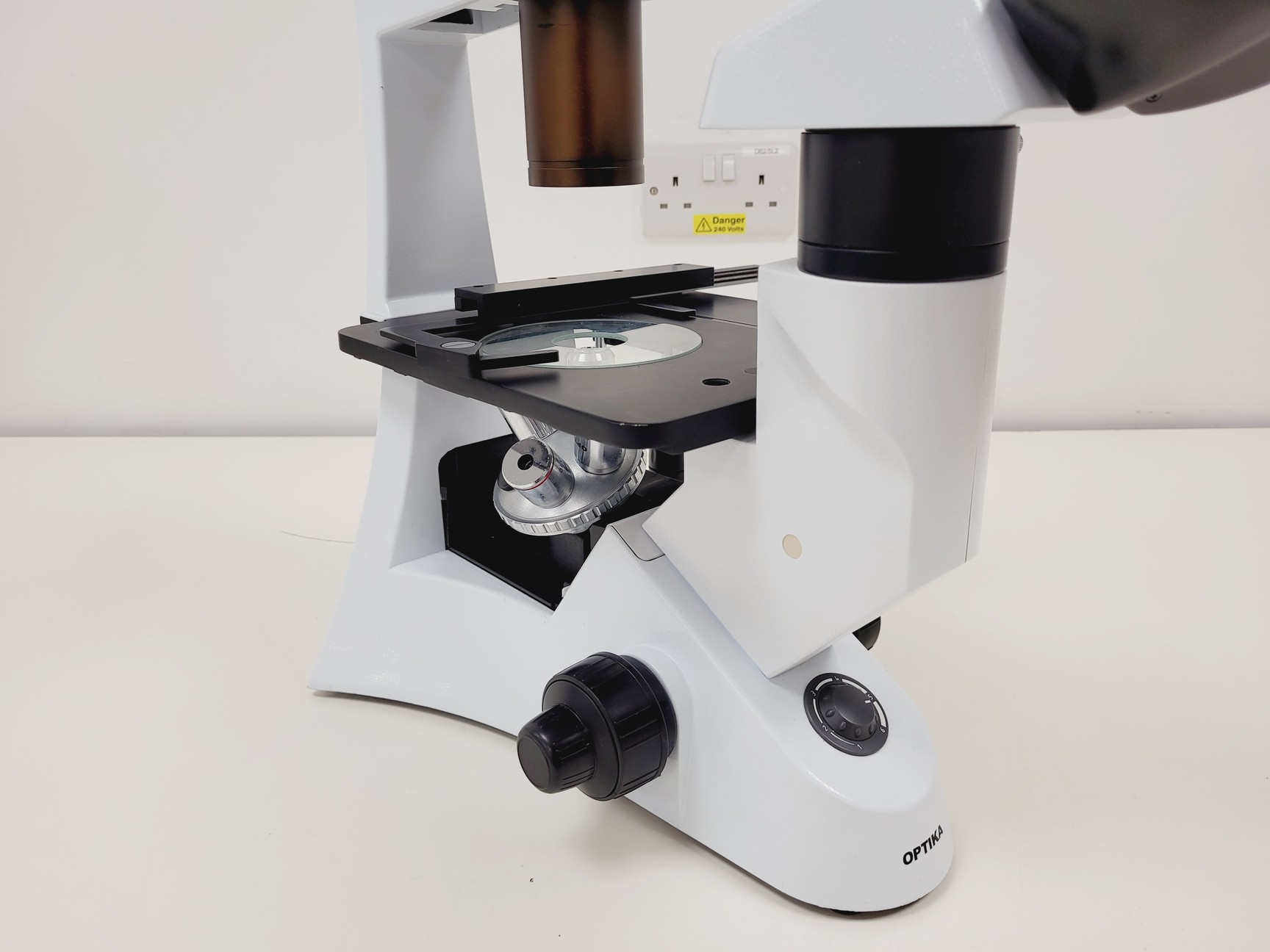 Image of Optika Inverted Microscope Model XDS-2 w/ 4 x Objectives Ph 4x 10x 20x 40x Lab