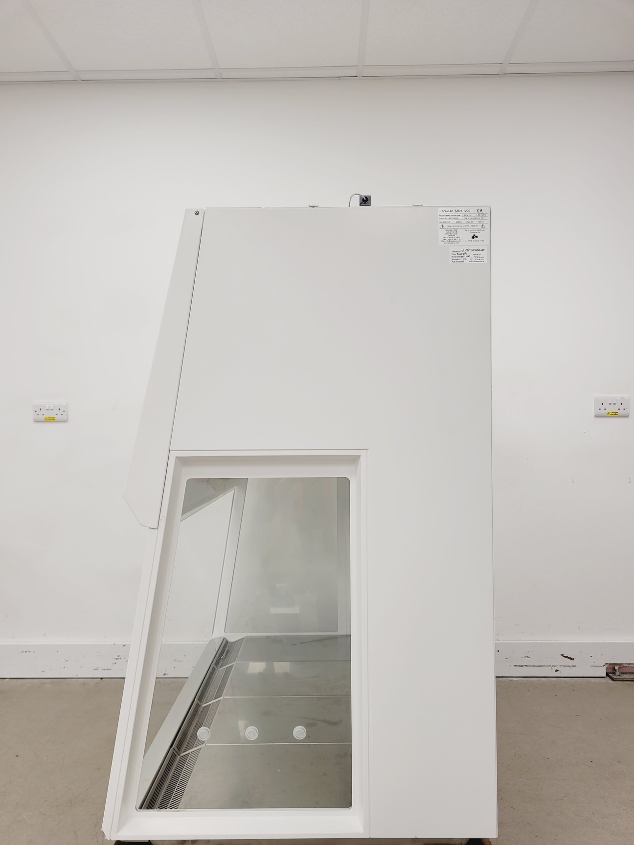 Image of Scanlaf Model Mars 1200 Class 2 Safety Cabinet Lab