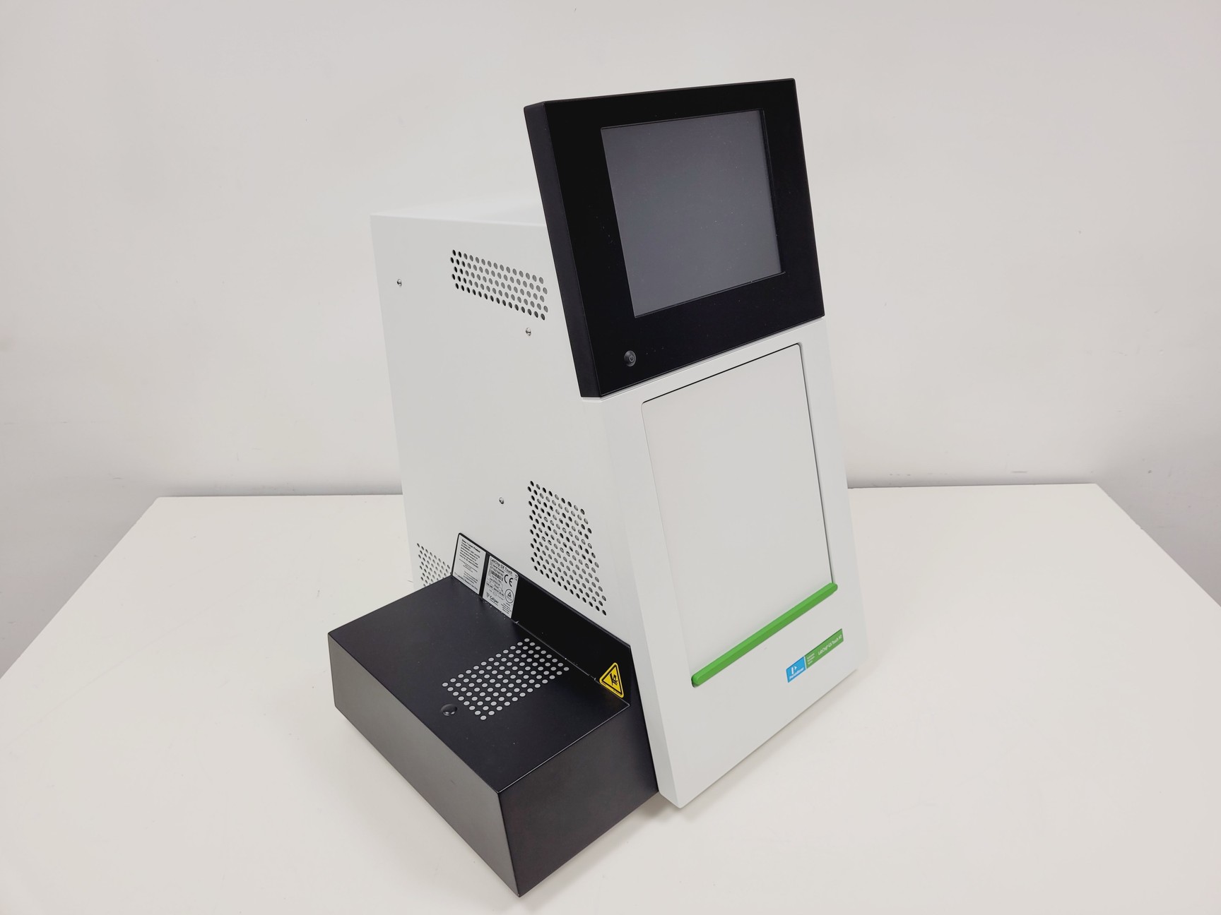 Image of Perkin Elmer LabChip GX Touch HT (Faulty Touchscreen, but is working) Lab