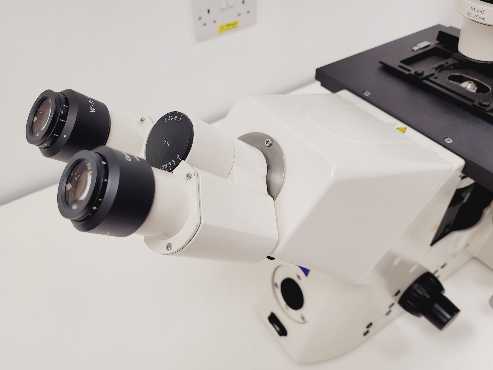 Image of Zeiss Axiovert 200M Fluorescence Microscope w/ Zeiss Plan-NEOFLUAR 20x/0.50 Lab