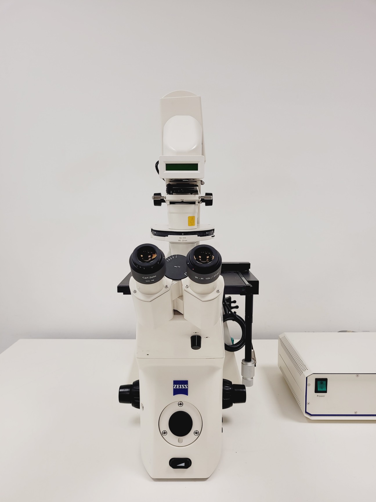 Image of Zeiss Axiovert 200M Fluorescence Microscope w/ Zeiss Plan-NEOFLUAR 20x/0.50 Lab